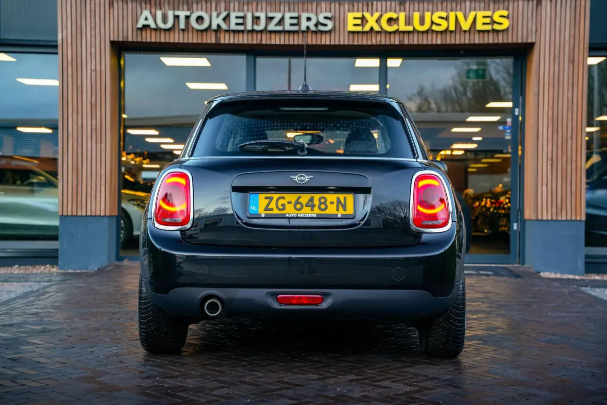 1.5 One Mini Mini 1.5 One Airco Cruise Control Navigatie 16" LMV AUTOMAAT!