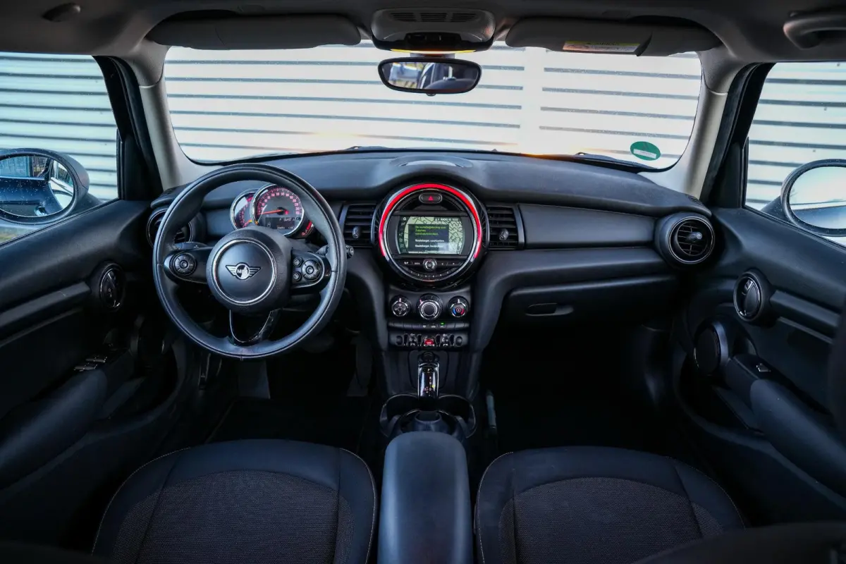 1.5 One Mini Mini 1.5 One Airco Cruise Control Navigatie 16" LMV AUTOMAAT!