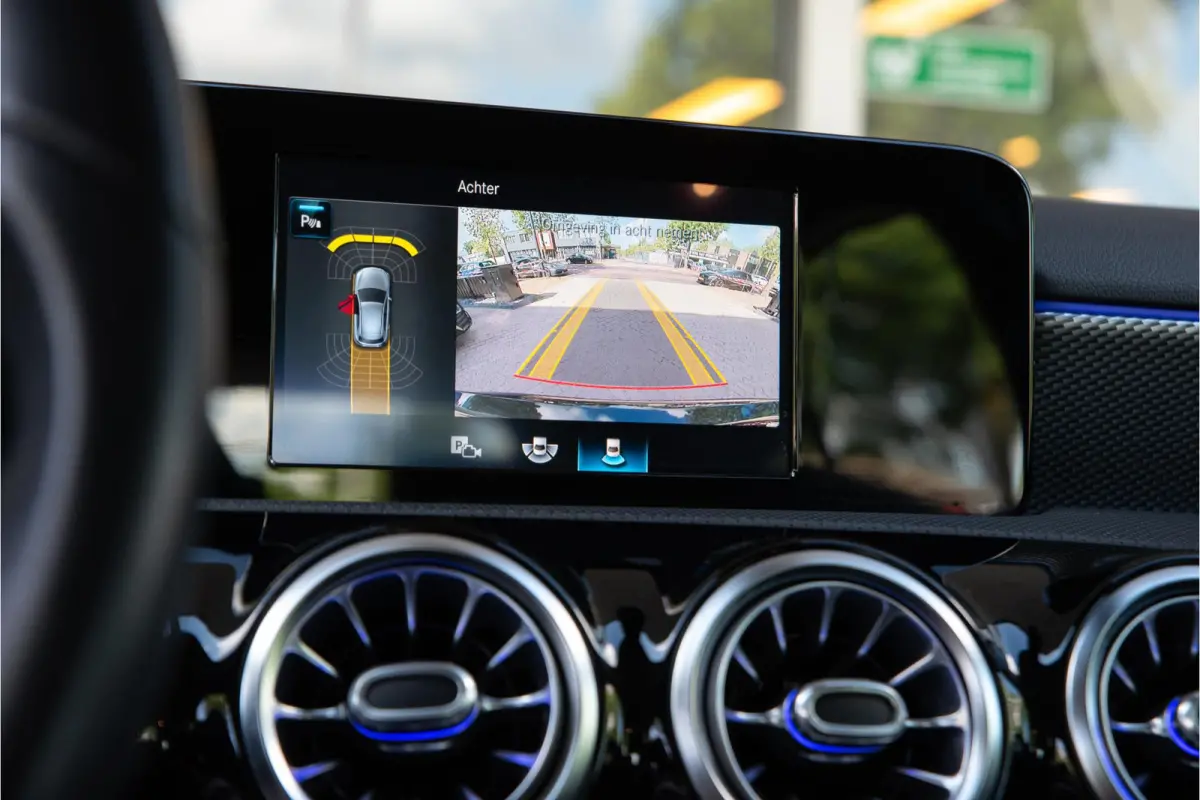 180 Business Solution AMG Ambient Cruise Navigatie Camera Sportstoelen Leer LED 19" LMV