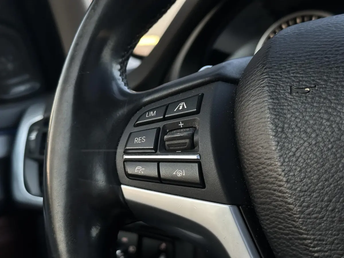 xDrive40e iPerformance High Executive Panoramadak Adaptive Cruise HeadUp Harman/Kardon Memory Leder