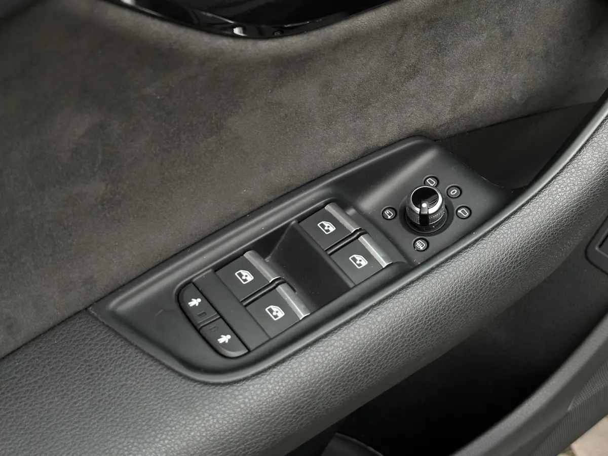 3.0 TFSI quattro Pro Line S 3x S Line Luchtvering Virtual Dash Cruise Clima Stoelverw. Leer/Alcantara BOSE 22''LM