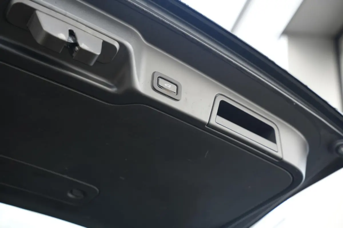 2.0 P300e AWD R-Dynamic Panoramadak HUD Stuurverw. Virtueel cockpit