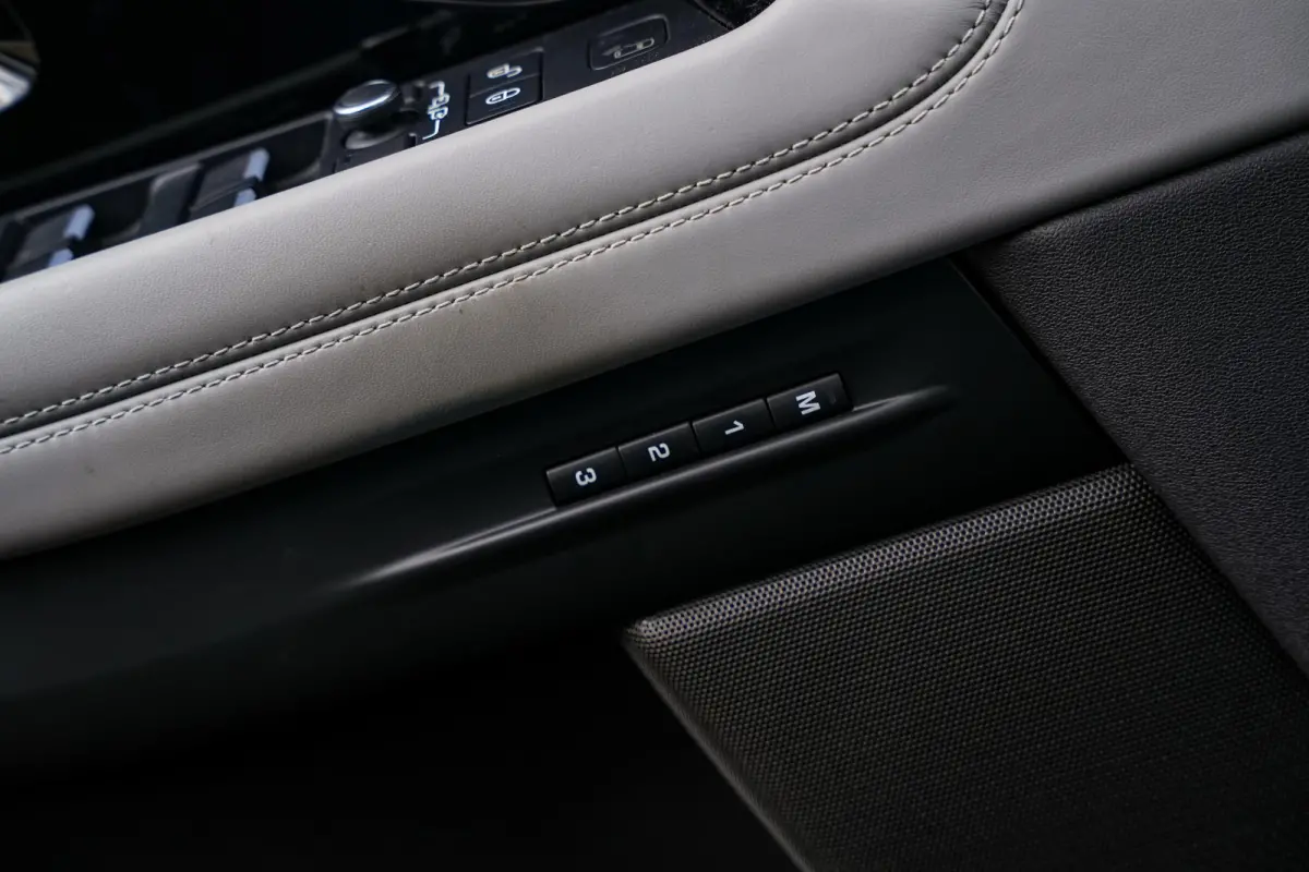 2.0 P300e AWD R-Dynamic Panoramadak HUD Stuurverw. Virtueel cockpit