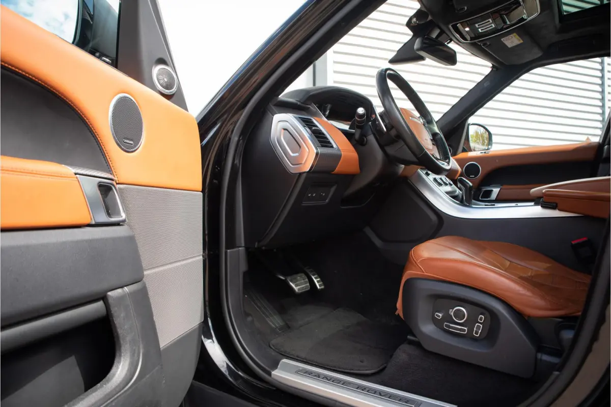 4.4 SDV8 Autobiography Panoramadak Camera Meridian Trekhaak Navi Clima 21"LM