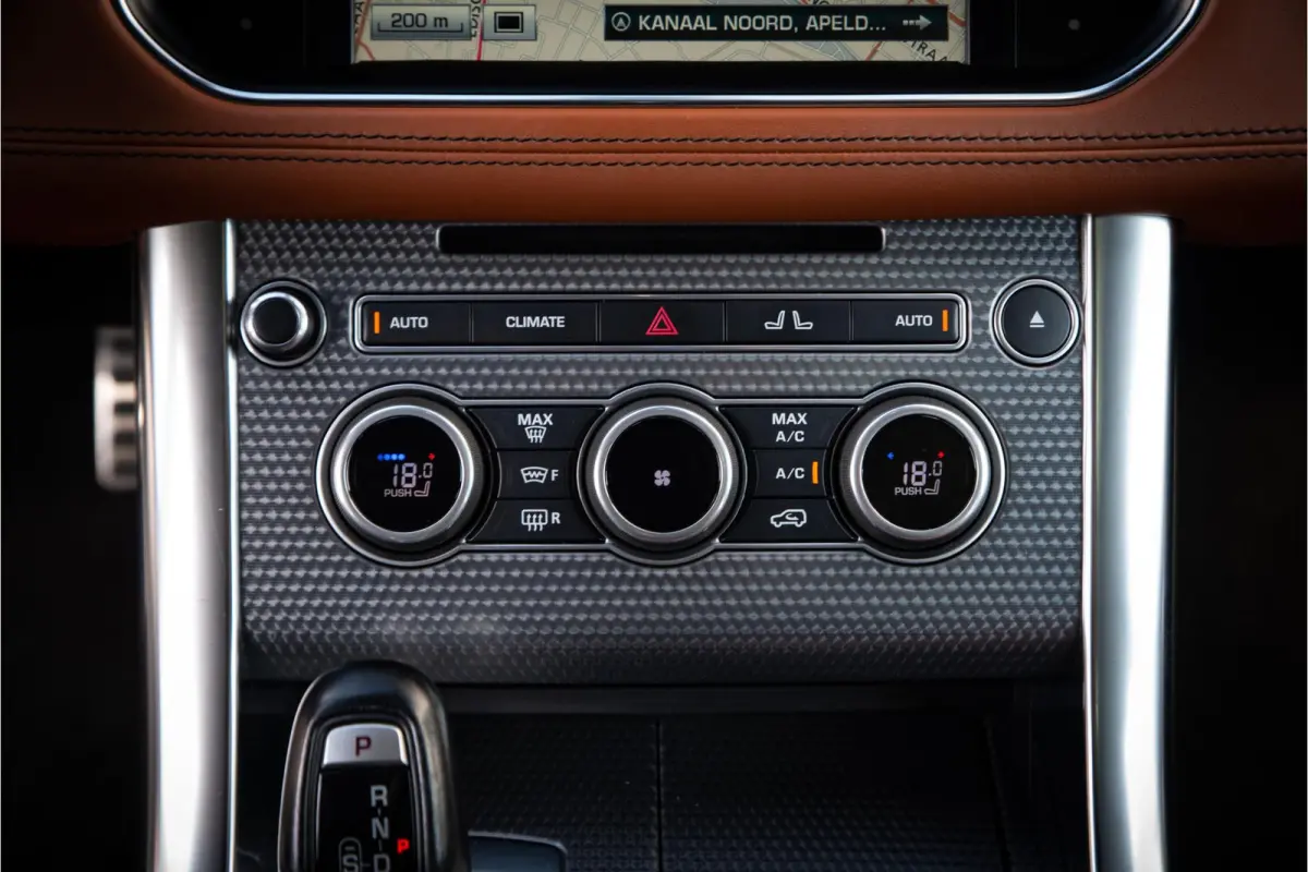 4.4 SDV8 Autobiography Panoramadak Camera Meridian Trekhaak Navi Clima 21"LM