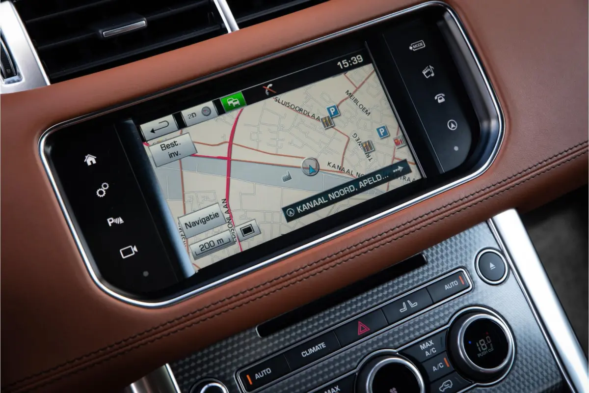 4.4 SDV8 Autobiography Panoramadak Camera Meridian Trekhaak Navi Clima 21"LM