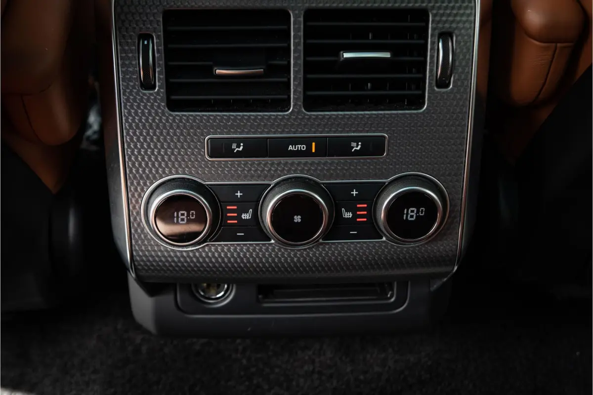 4.4 SDV8 Autobiography Panoramadak Camera Meridian Trekhaak Navi Clima 21"LM