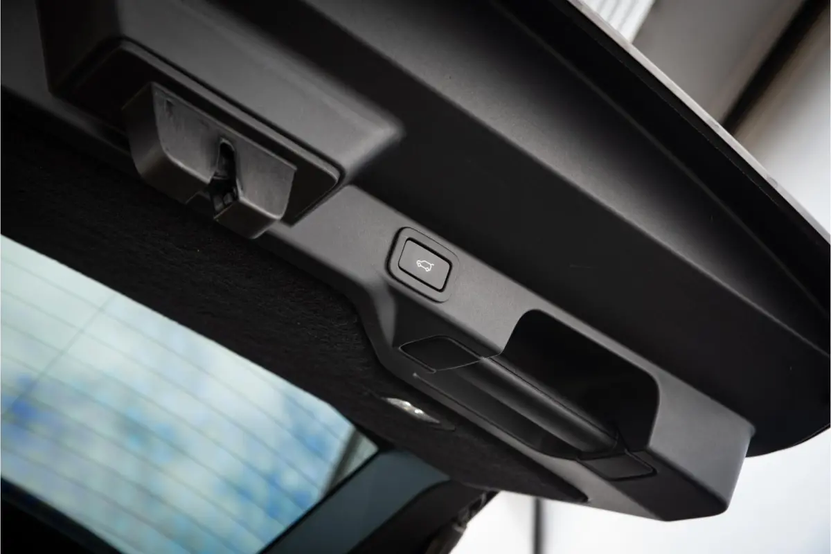 4.4 SDV8 Autobiography Panoramadak Camera Meridian Trekhaak Navi Clima 21"LM