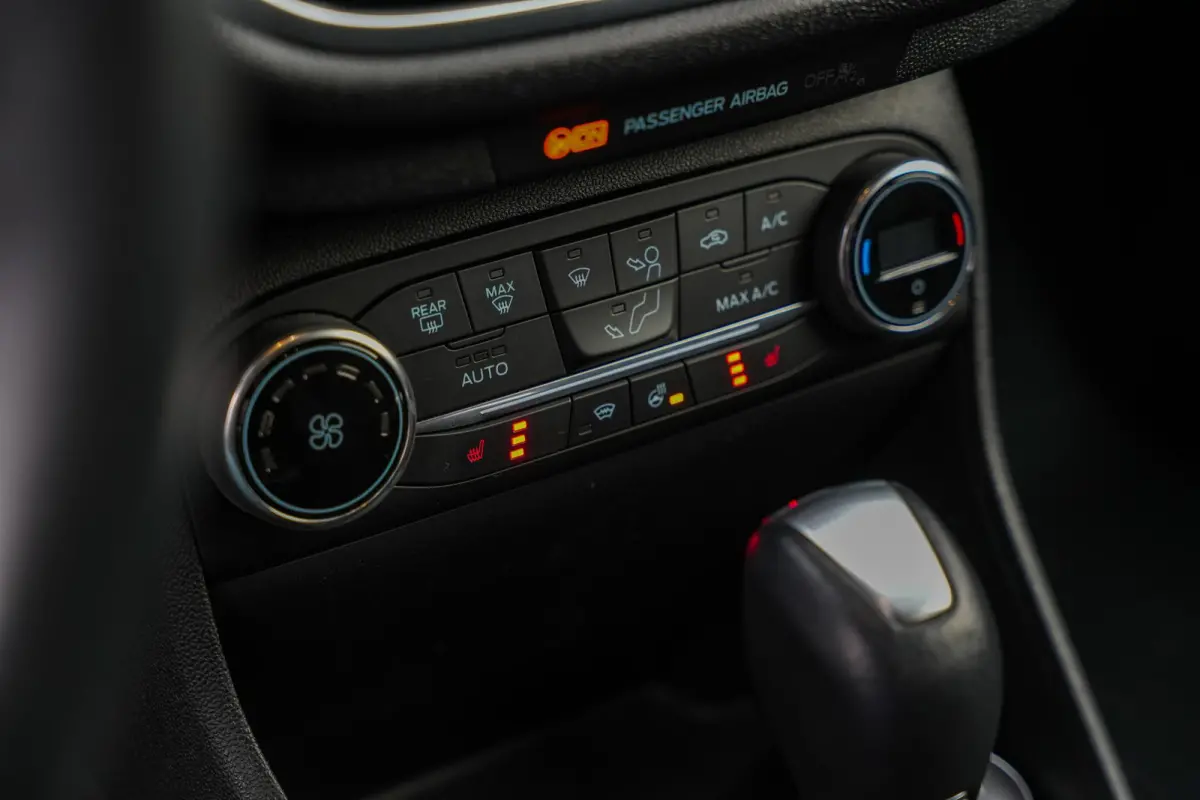 1.0 EcoBoost Titanium Automaat B&O LED Stoel Stuurverw. Camera Navigatie DAB+