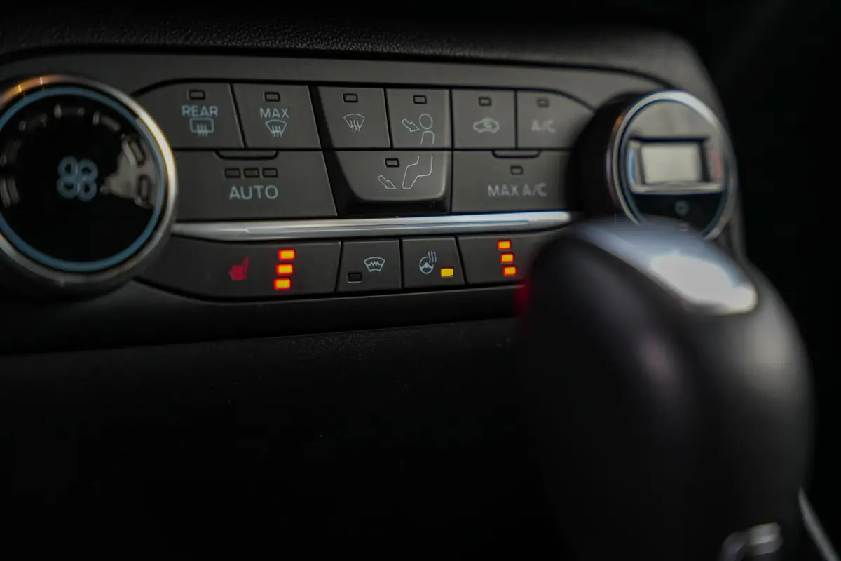 1.0 EcoBoost Titanium Automaat B&O LED Stoel Stuurverw. Camera Navigatie DAB+
