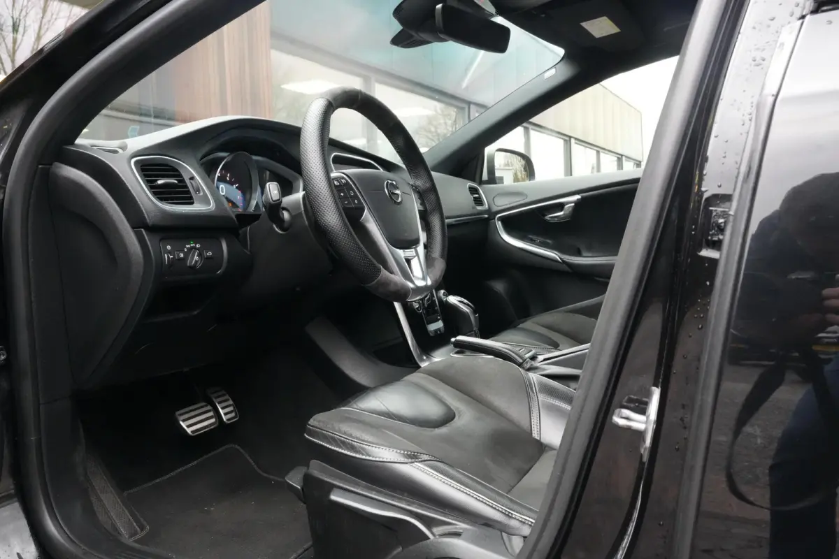 2.0 T4 Business Sport R Design Stoelverw. Leer/Alcantara Digitale Teller Cruise PDC