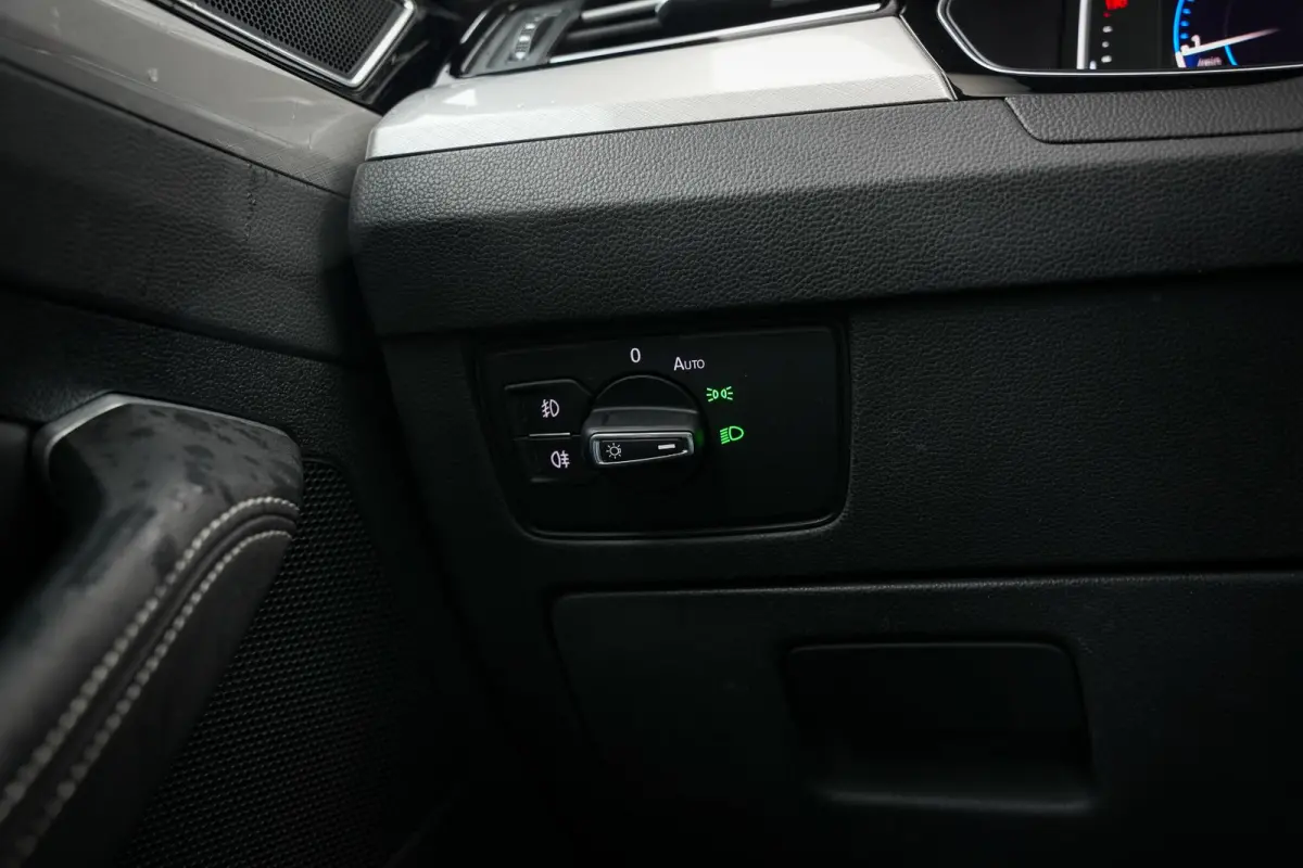 1.5 TSI Elegance Business R Leer Navi