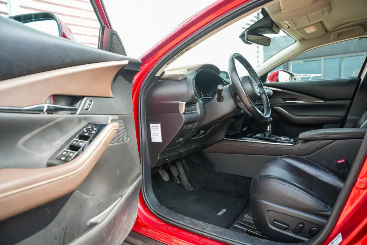 2.0 e-SkyActiv-X M Hybrid Comfort Leder Stuurwielbed. Airco Parkeersensoren Camera