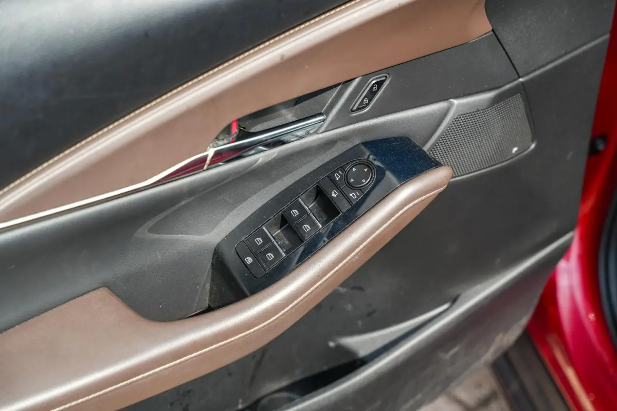 2.0 e-SkyActiv-X M Hybrid Comfort Leder Stuurwielbed. Airco Parkeersensoren Camera
