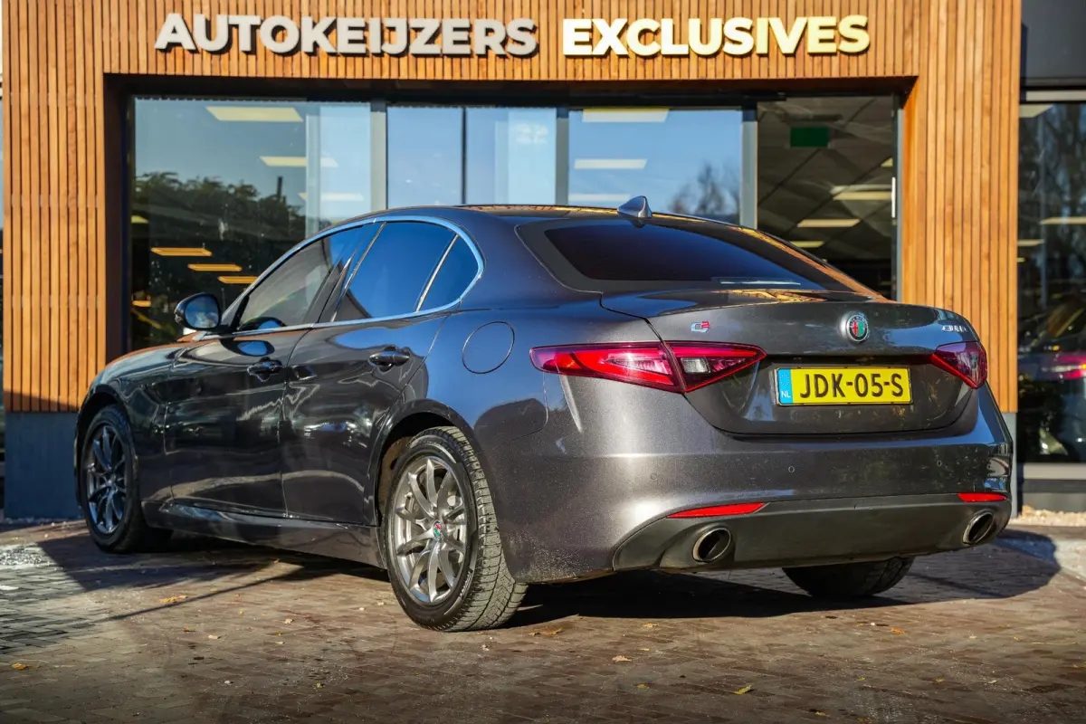 2.0 T AWD Gepantserd / Armoured B4 B4 + GEPANTSERD 280 PK | Diplomatiek veiligheidsglas | Ex-regeringsauto Italië | Unieke historie
