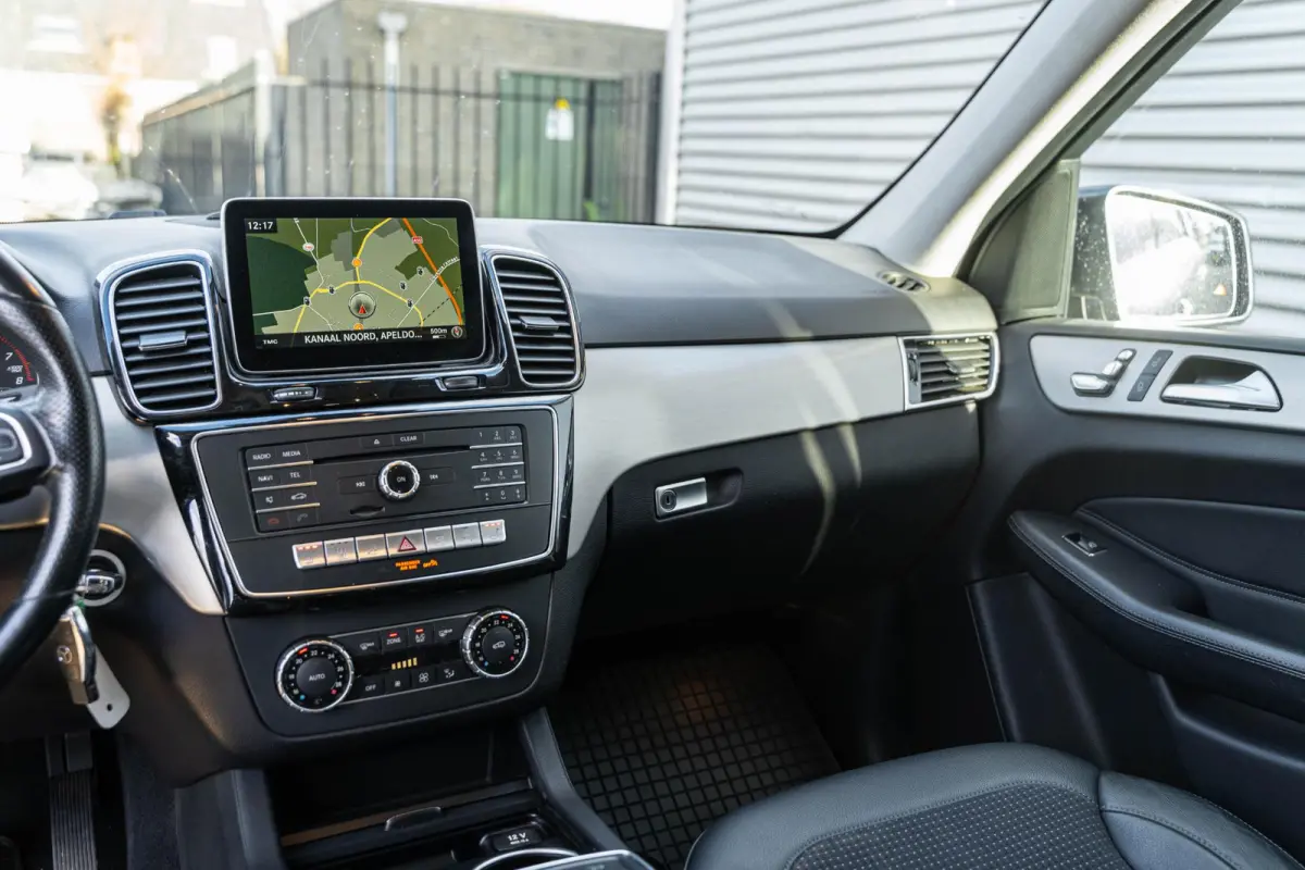 500 e 4MATIC krachtige V6 plug-in hybride 442PK Luchtvering