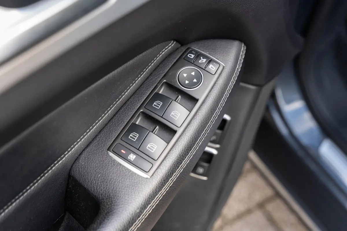 500 e 4MATIC krachtige V6 plug-in hybride 442PK Luchtvering