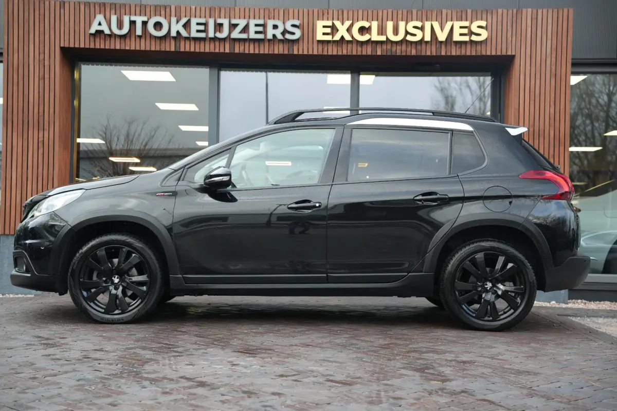 1.2 PureTech GT-line Black on black Panoramadak Lederen bekleding