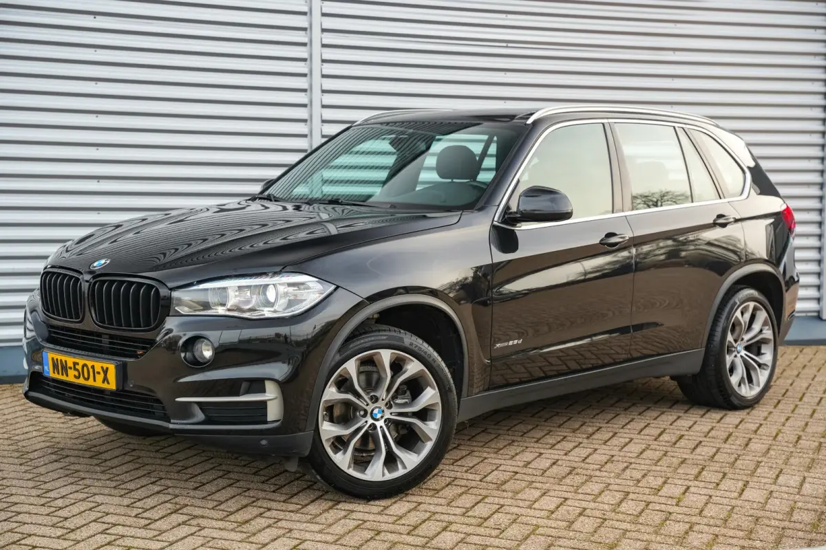 xDrive25d Centennial Executive 7p. 7 Pers. Navi 20"L.M. Auto hold