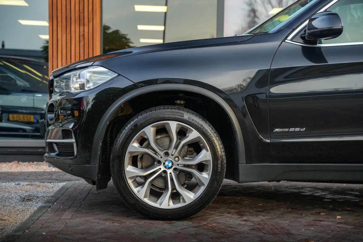 xDrive25d Centennial Executive 7p. 7 Pers. Navi 20"L.M. Auto hold