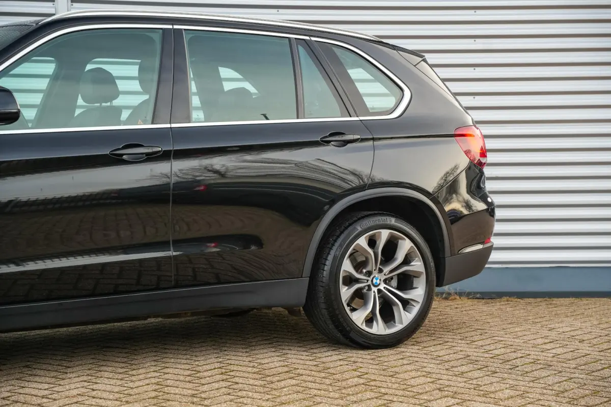 xDrive25d Centennial Executive 7p. 7 Pers. Navi 20"L.M. Auto hold