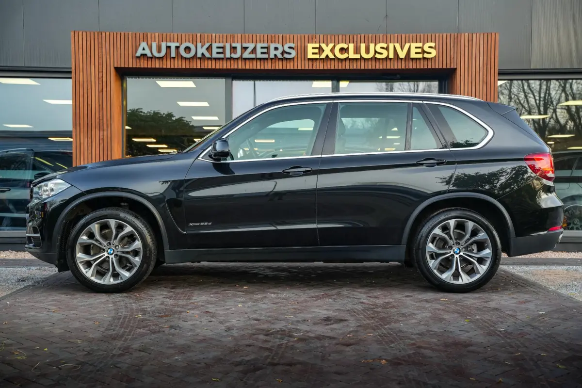 xDrive25d Centennial Executive 7p. 7 Pers. Navi 20"L.M. Auto hold
