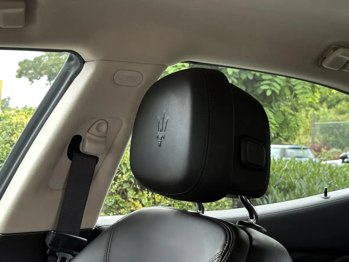 3.0 V6 D Leer Navi 20”