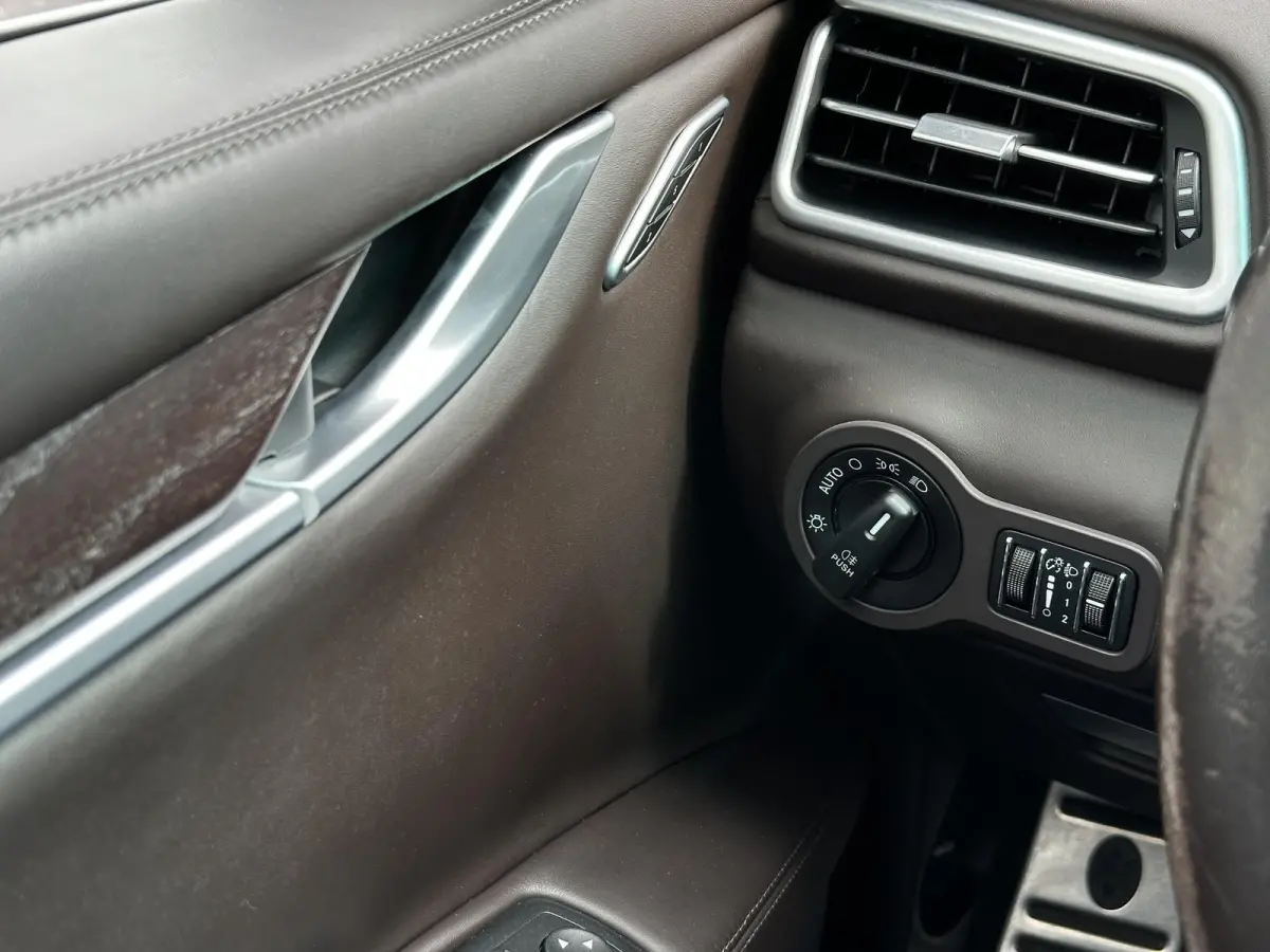 3.0 V6 D Leer Navi 20”