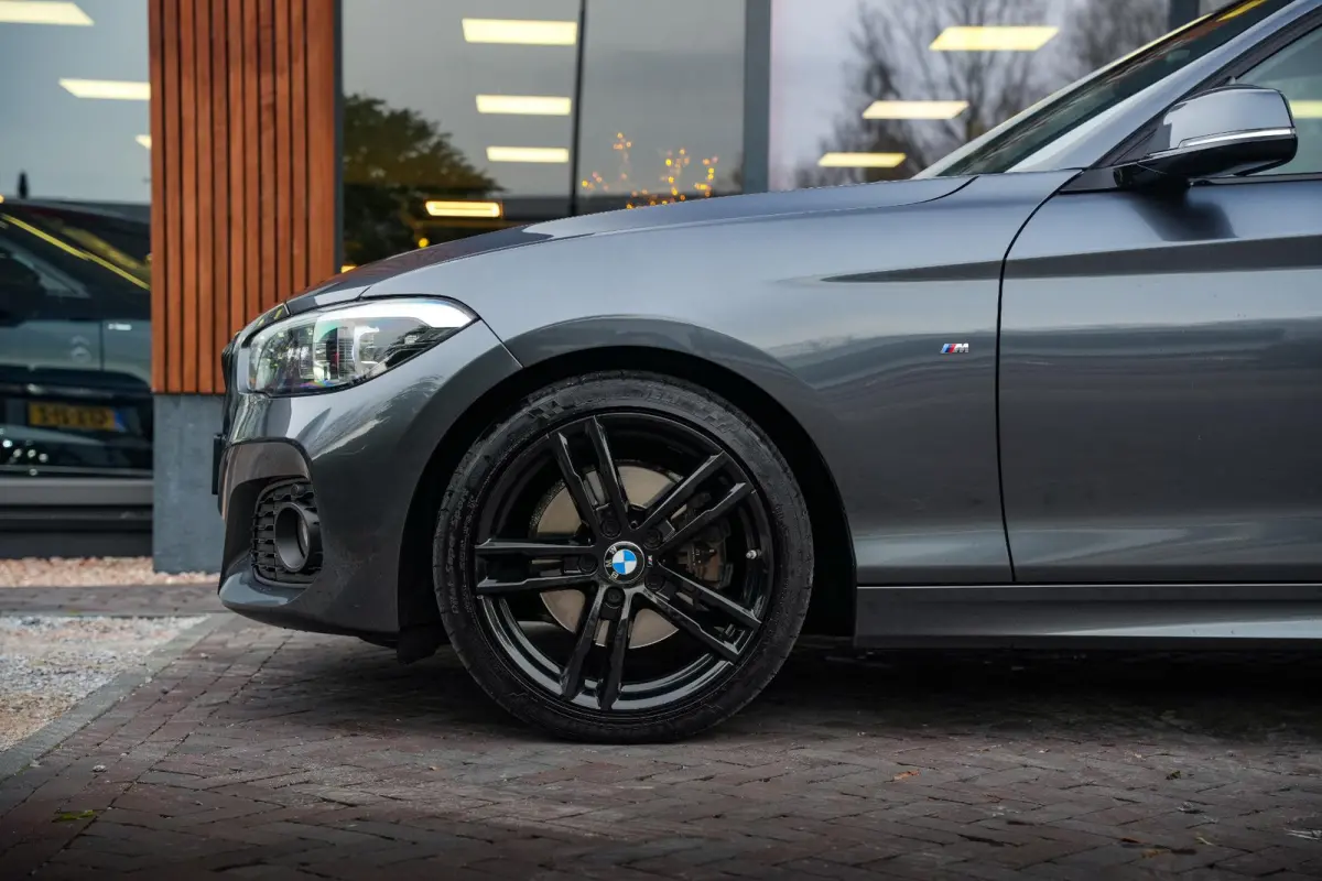 125i Edition M Sport Shadow High Executive