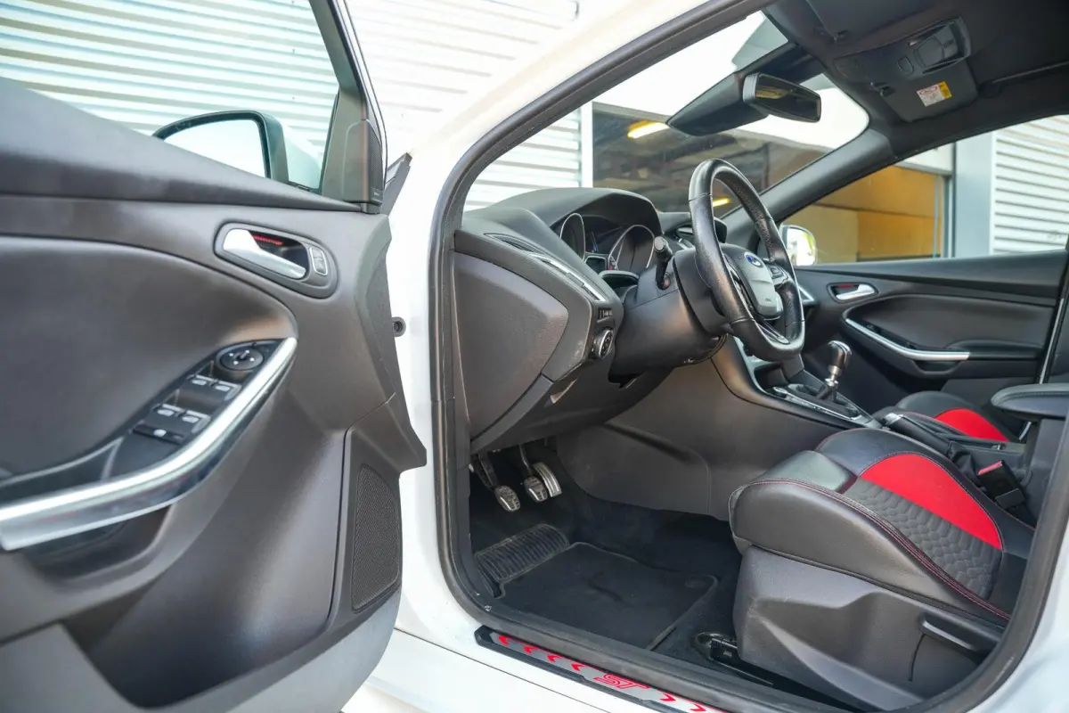 2.0 ST-3 250 pk Keyless Stuurverw. Cruise Clima 18''LM