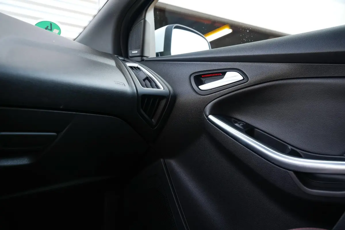 2.0 ST-3 250 pk Keyless Stuurverw. Cruise Clima 18''LM