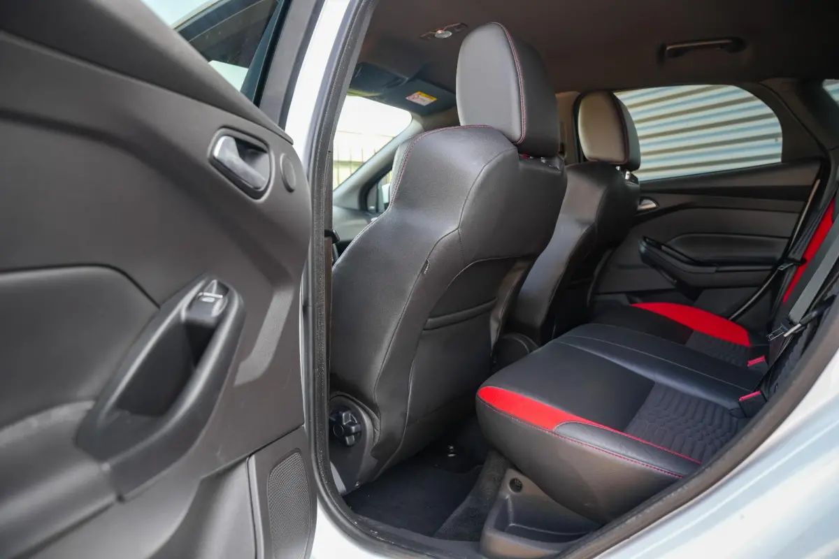2.0 ST-3 250 pk Keyless Stuurverw. Cruise Clima 18''LM