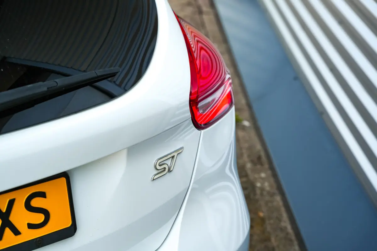 2.0 ST-3 250 pk Keyless Stuurverw. Cruise Clima 18''LM