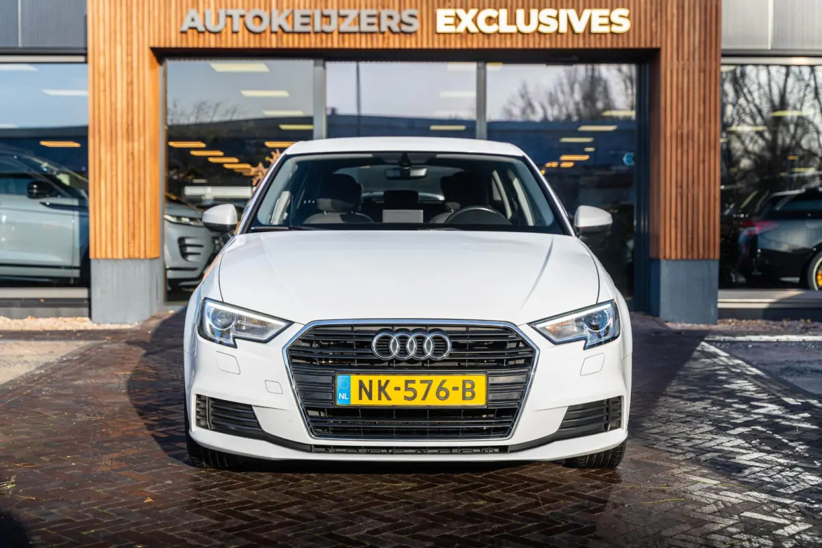 1.0 TFSI Koplampreiniging Airco 16"L.M. Radio/CD Multifunctioneel stuurwiel