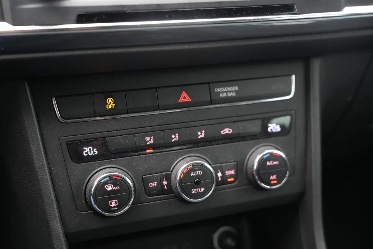 1.4 EcoTSI Style Ecc Navi LMV trekhaak camera cruise CarPlay