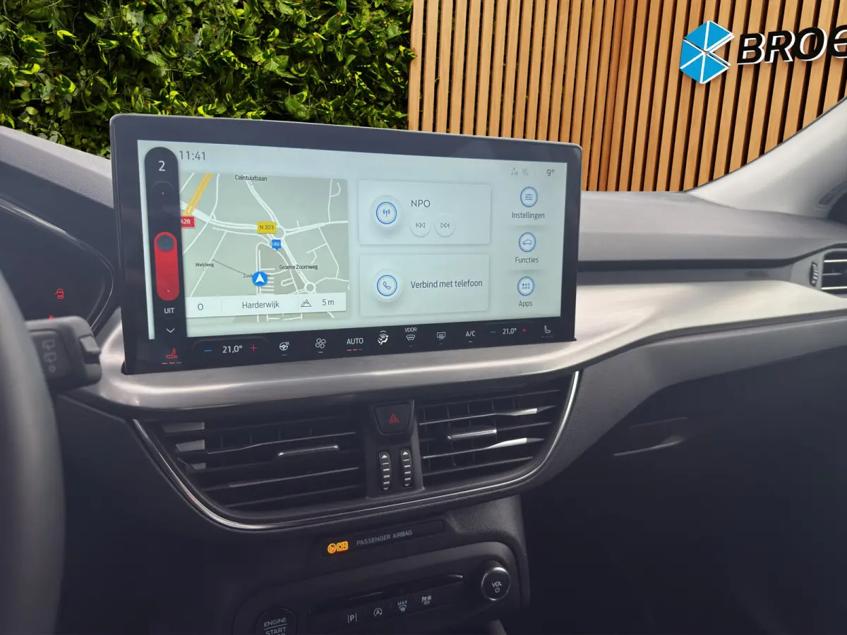 1.0 EcoBoost Hybrid Titanium X | Adapt. Cruise | B&O | AGR-stoel | Stoel-stuurverw. | Blis | Draadloos Apple Carplay
