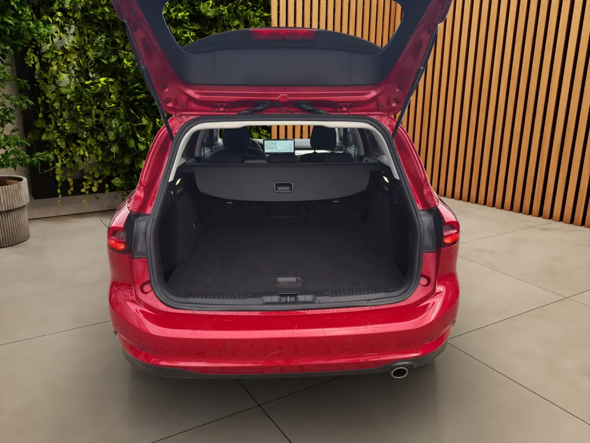 1.0 EcoBoost Hybrid Titanium X | Adapt. Cruise | B&O | AGR-stoel | Stoel-stuurverw. | Blis | Draadloos Apple Carplay