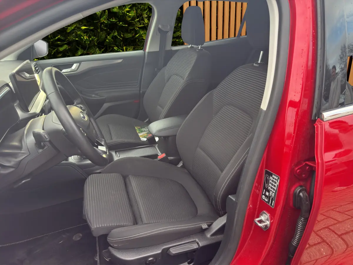 1.0 EcoBoost Hybrid Titanium X | Adapt. Cruise | B&O | AGR-stoel | Stoel-stuurverw. | Blis | Draadloos Apple Carplay