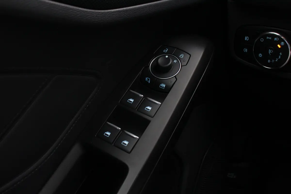 1.0 EcoBoost Hybrid ST Line X | VOL! | PANO DAK | AGR ZETEL | B&O AUDIO | ADAPTIVE CRUISE | CAMERA | STOEL + STUURVERWARMING