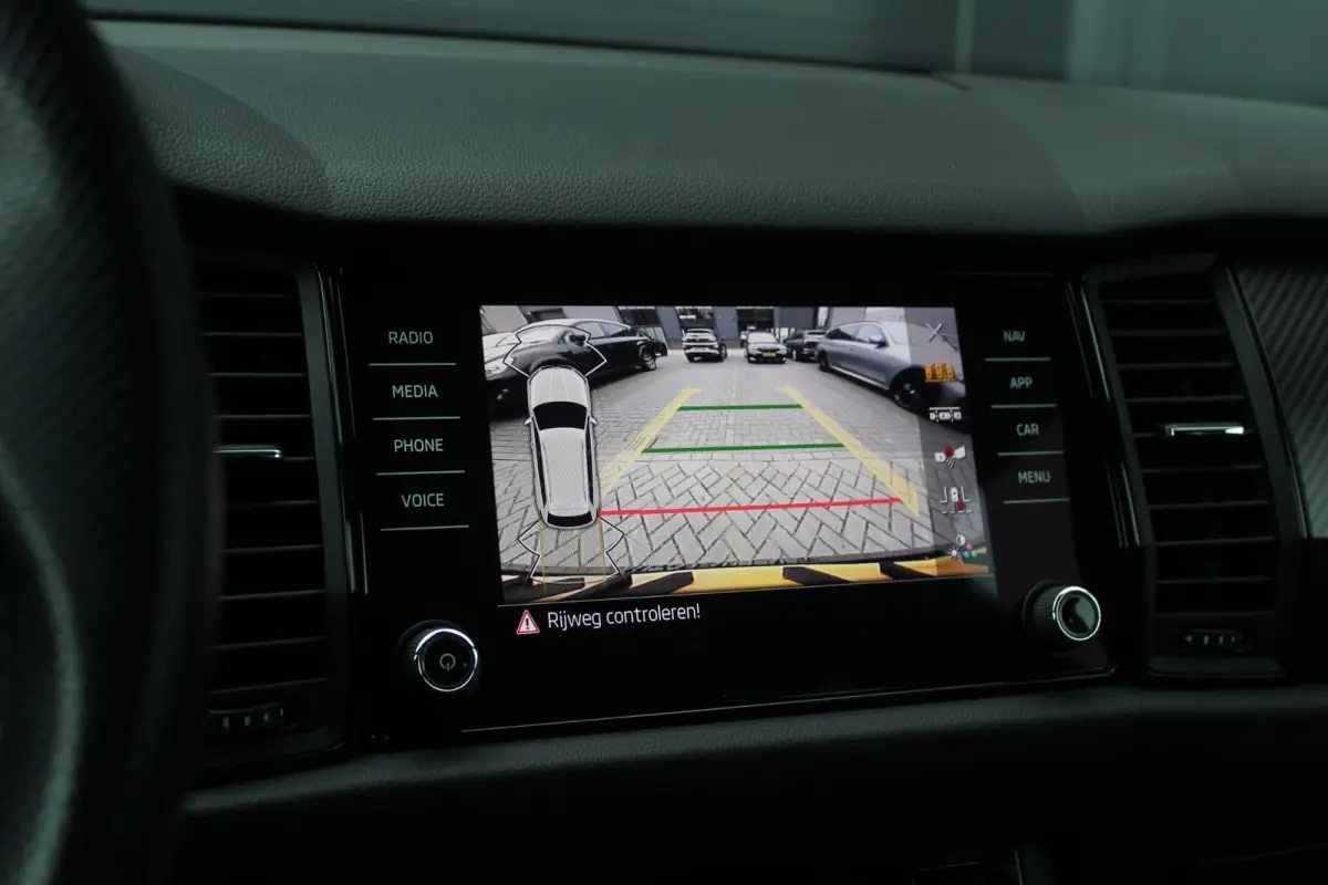 2.0 TSI 4x4 Sportline Business | Panoramadak | Trekhaak | stuur en stoelverwarming | Bomvol