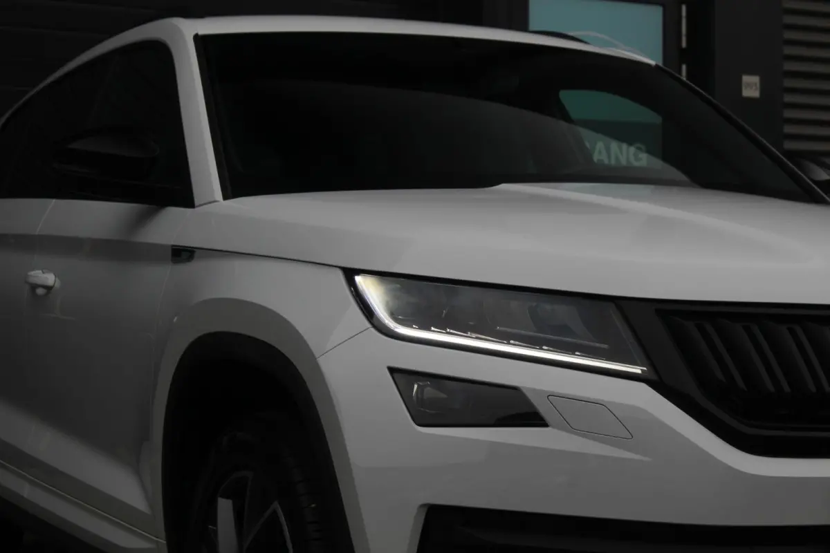 2.0 TSI 4x4 Sportline Business | Panoramadak | Trekhaak | stuur en stoelverwarming | Bomvol