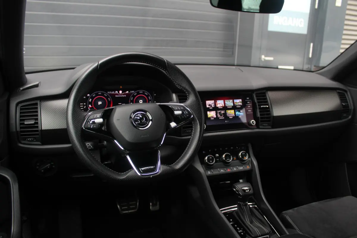 2.0 TSI 4x4 Sportline Business | Panoramadak | Trekhaak | stuur en stoelverwarming | Bomvol