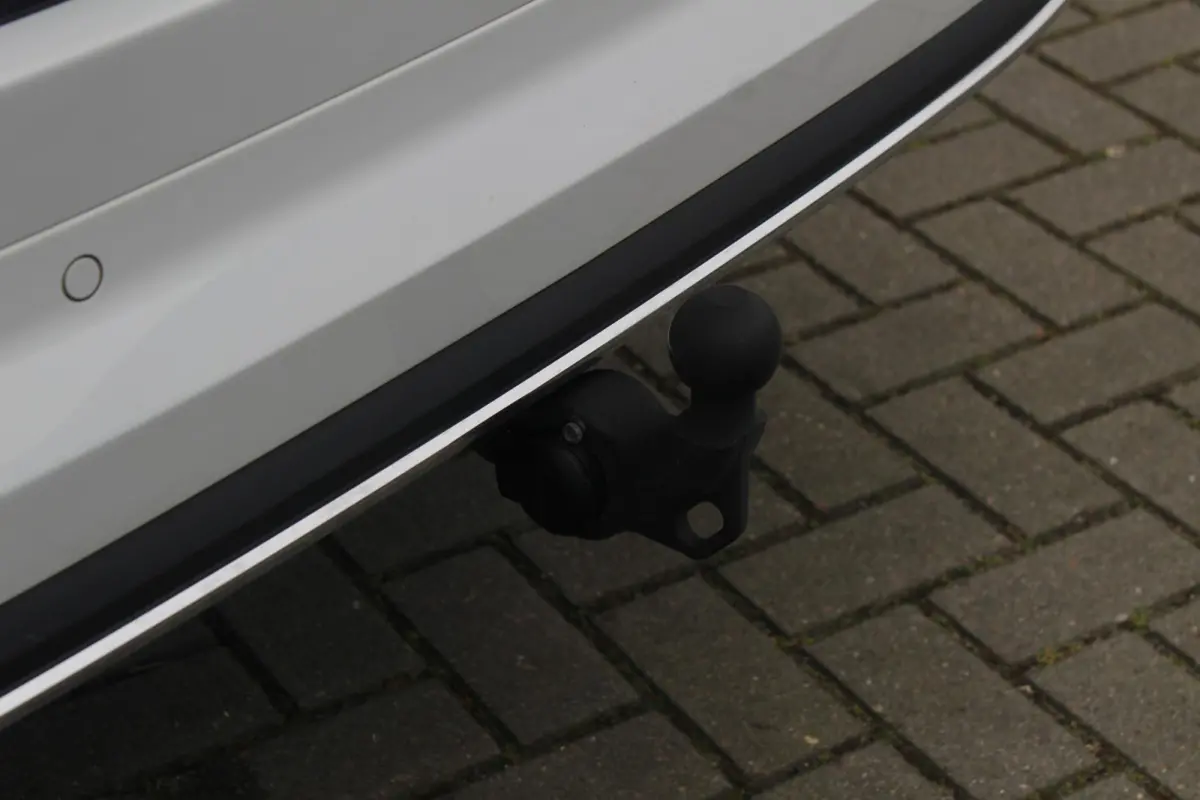 2.0 TSI 4x4 Sportline Business | Panoramadak | Trekhaak | stuur en stoelverwarming | Bomvol