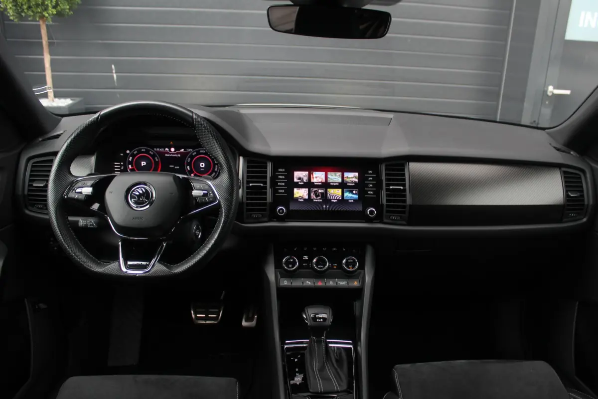 2.0 TSI 4x4 Sportline Business | Panoramadak | Trekhaak | stuur en stoelverwarming | Bomvol