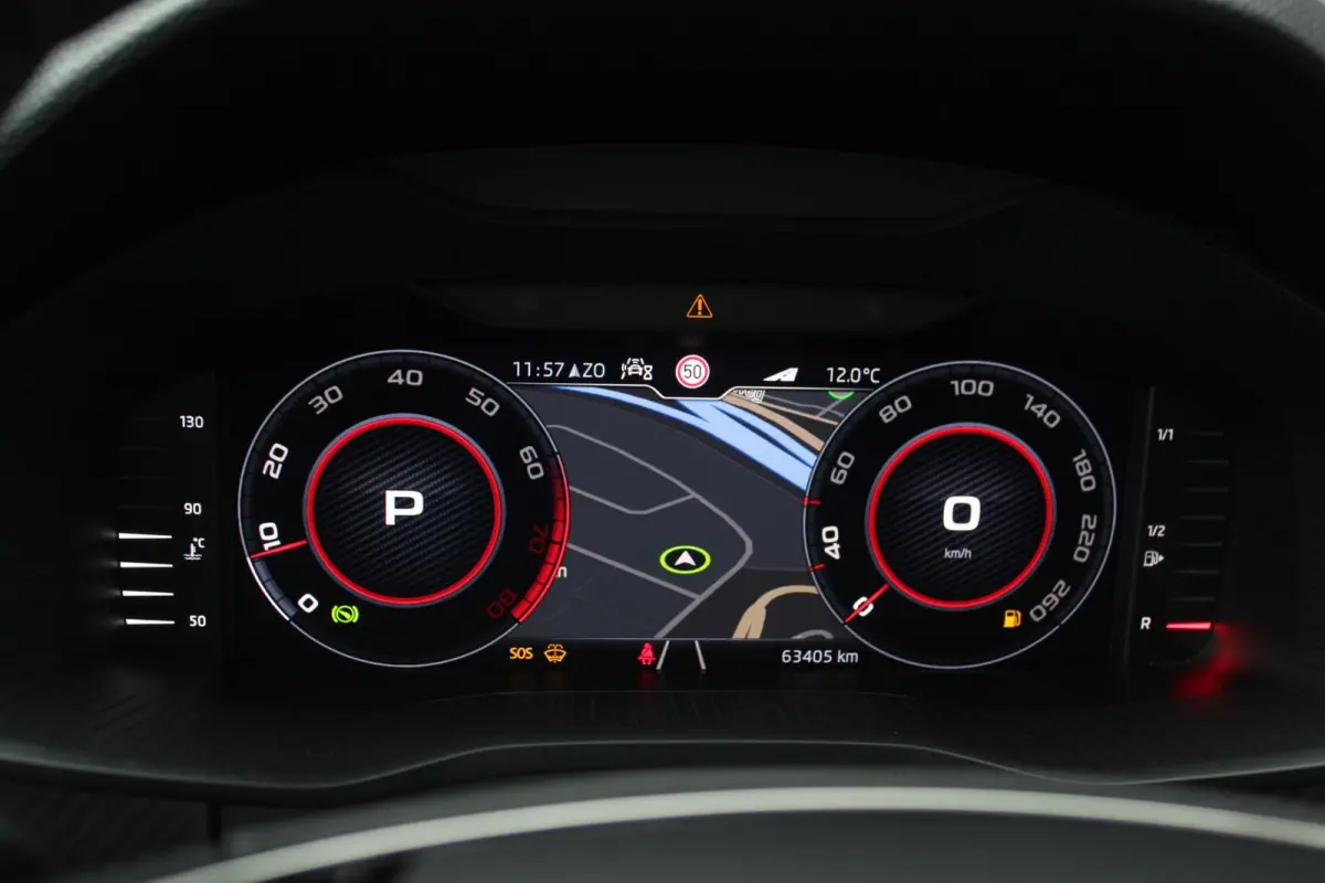 2.0 TSI 4x4 Sportline Business | Panoramadak | Trekhaak | stuur en stoelverwarming | Bomvol