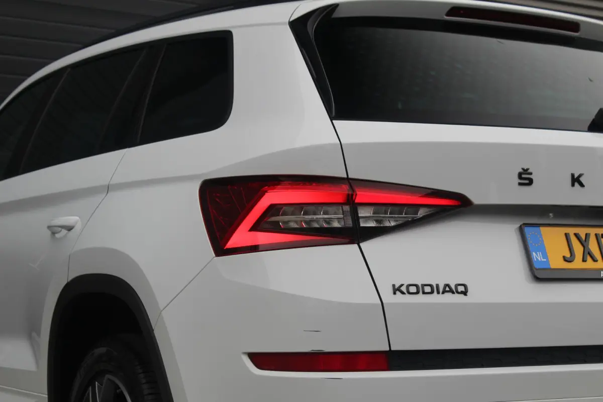 2.0 TSI 4x4 Sportline Business | Panoramadak | Trekhaak | stuur en stoelverwarming | Bomvol
