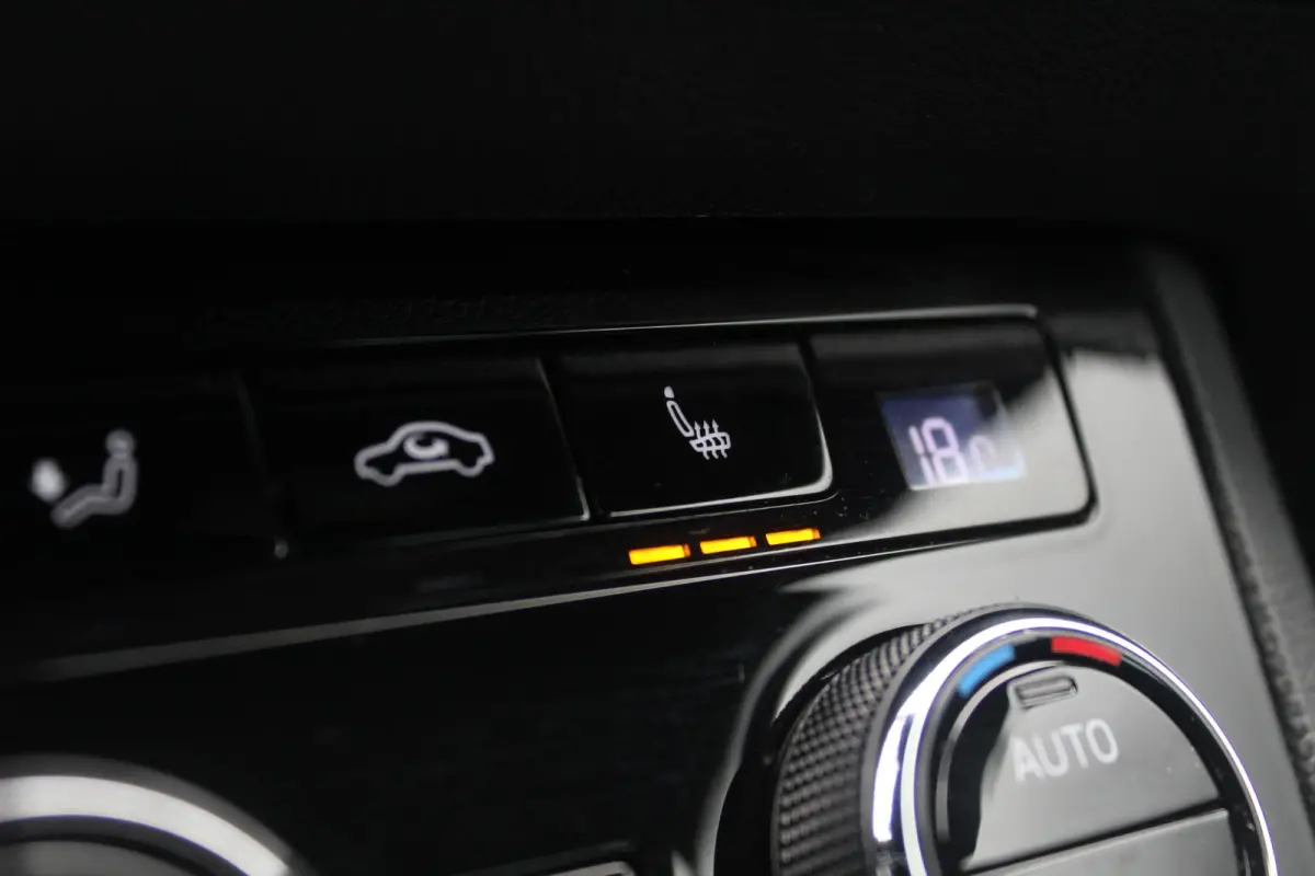 2.0 TSI 4x4 Sportline Business | Panoramadak | Trekhaak | stuur en stoelverwarming | Bomvol