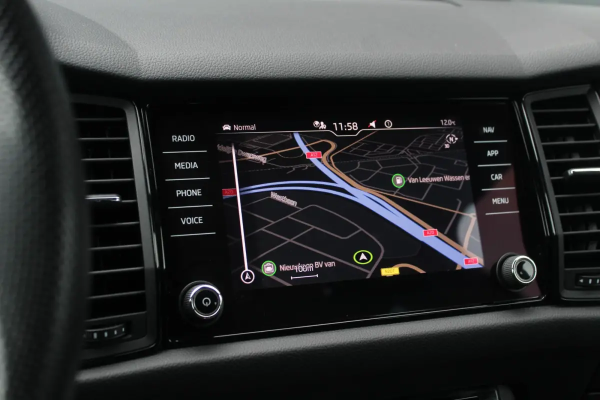 2.0 TSI 4x4 Sportline Business | Panoramadak | Trekhaak | stuur en stoelverwarming | Bomvol