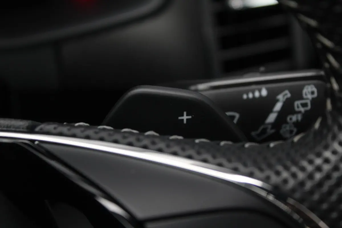 2.0 TSI 4x4 Sportline Business | Panoramadak | Trekhaak | stuur en stoelverwarming | Bomvol
