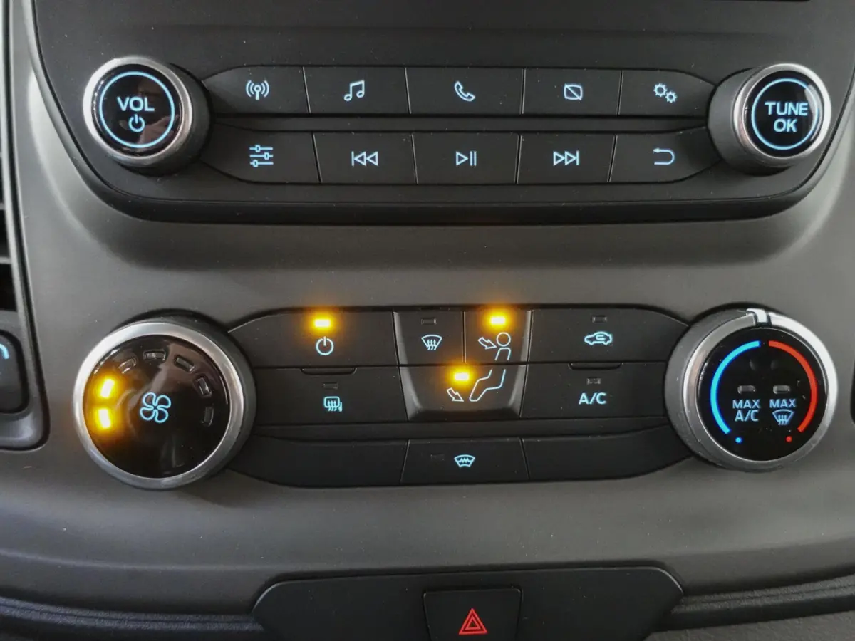 330 2.0 TDCI L3H2 Trend Automaat Airco Trekhaak Cruise Control